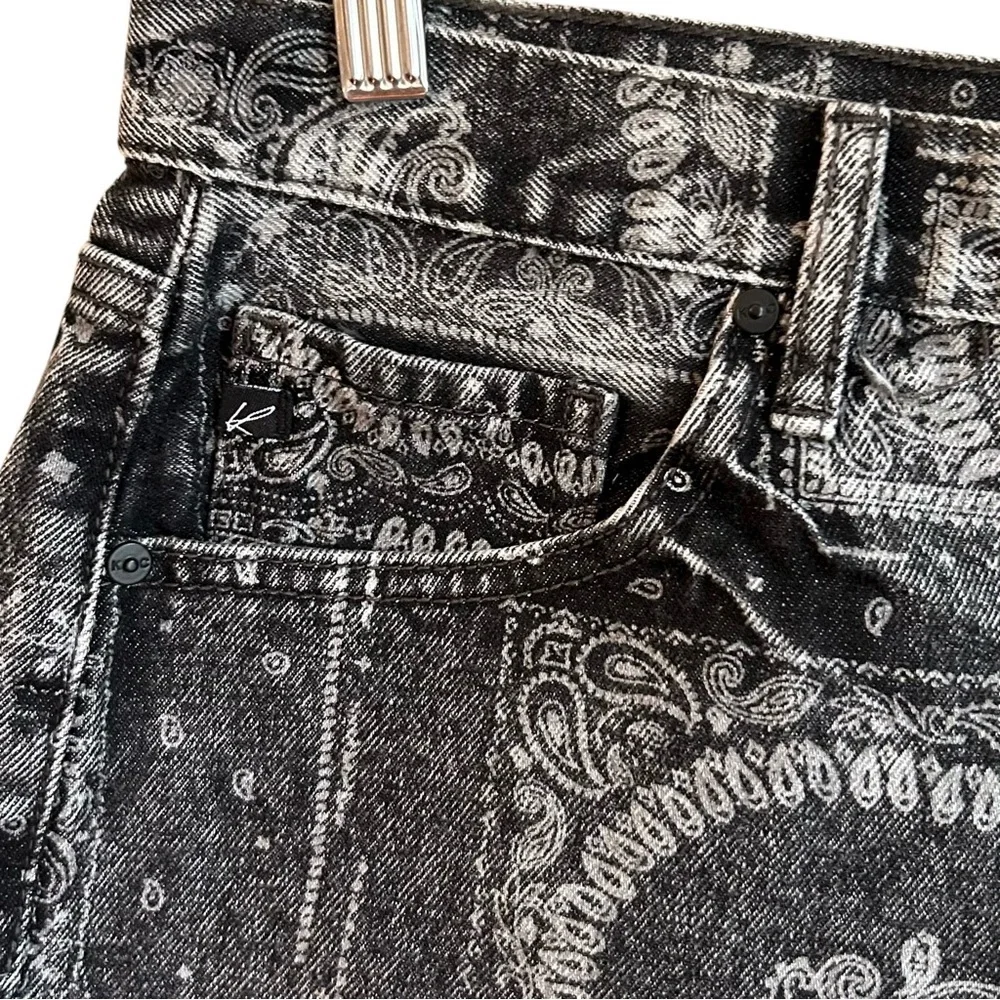 KanCan Black Paisley Jean Shorts - Picture 4 of 9